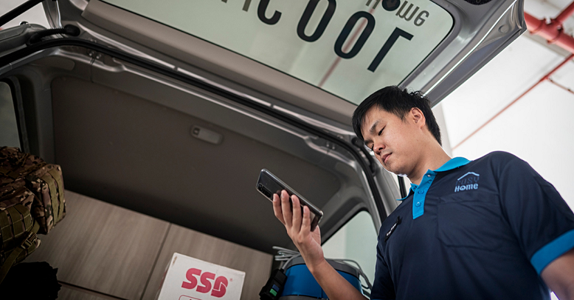 CosyCool's workers, who are always on the go, can now check their assigned jobs easily and notify customers of any delays using the mobile application